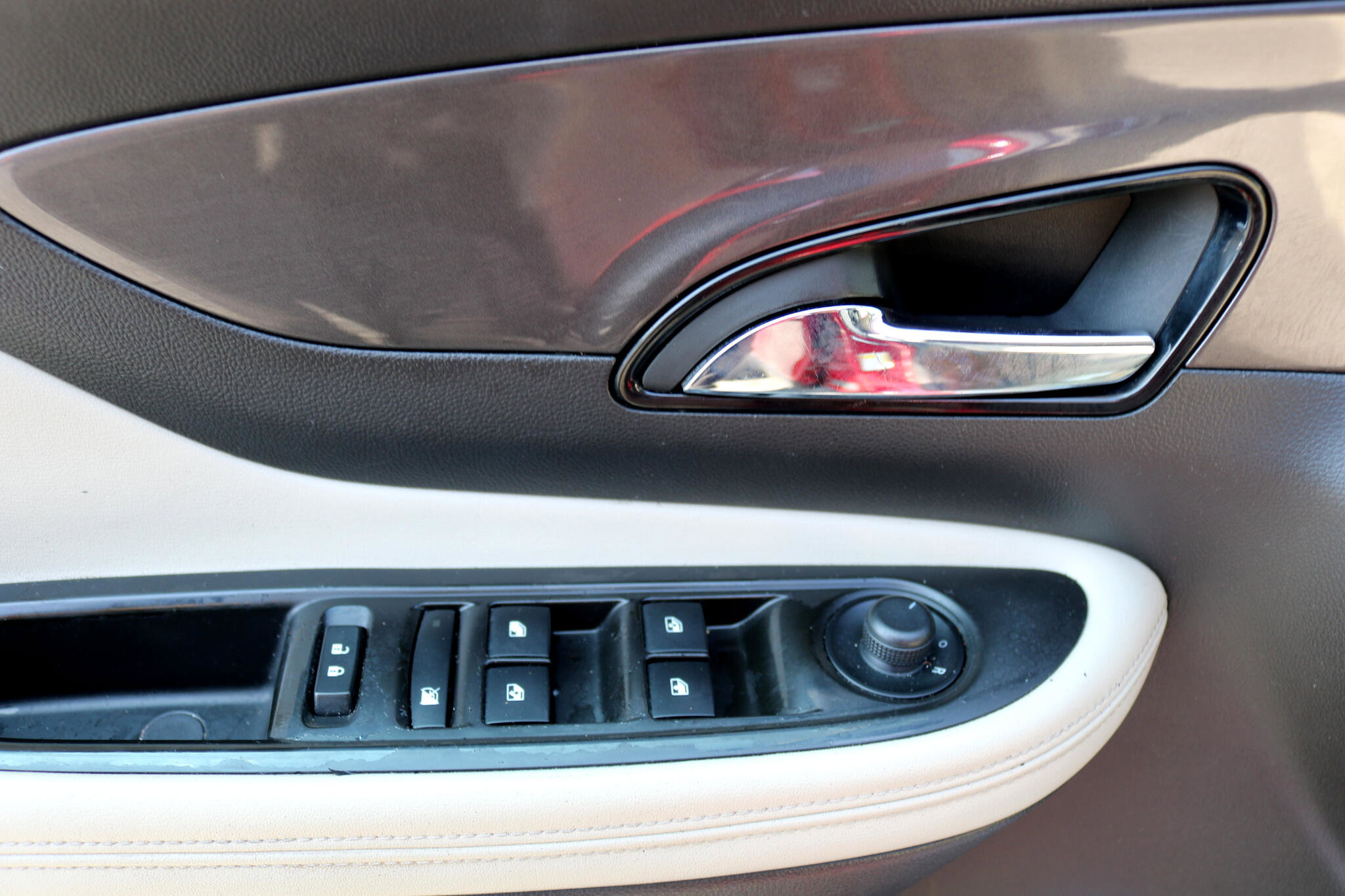 Used 2018 Buick Encore Preferred image 14