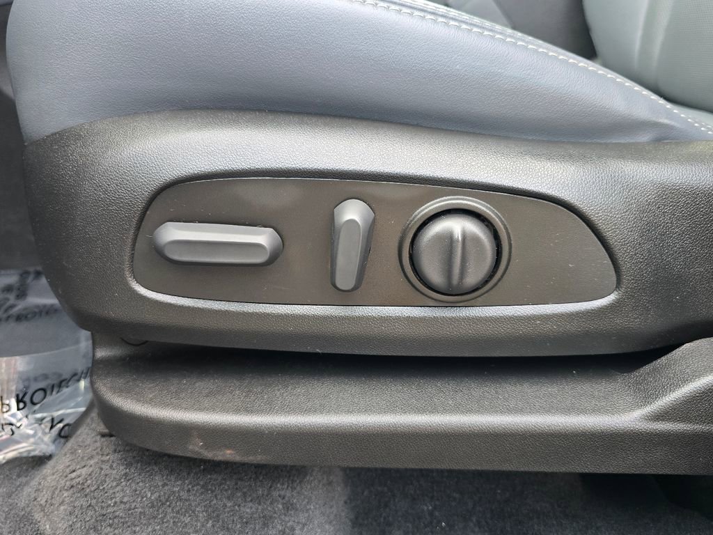 Certified 2023 Buick Enclave Essence w/ Experience Buick Package image 18