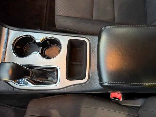 Used 2019 Jeep Grand Cherokee Laredo w/ 18" Wheel & 8.4" Radio Group image 29