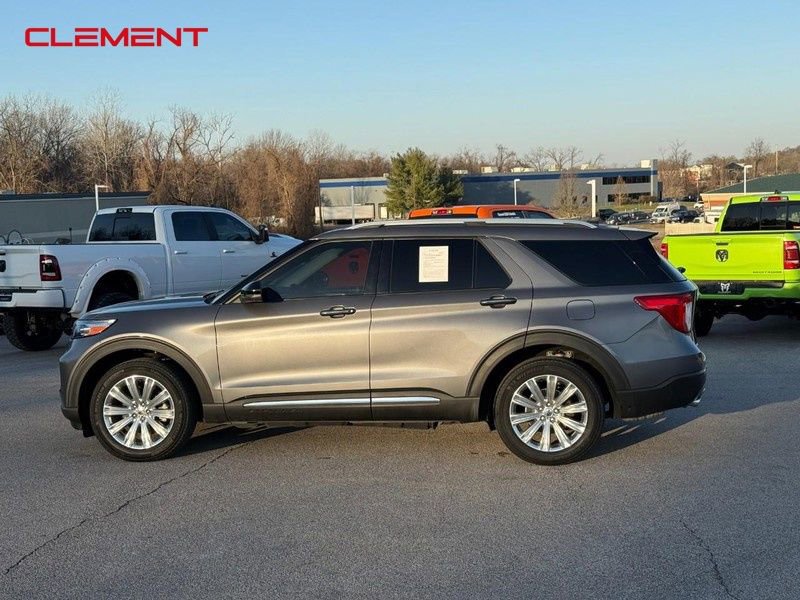 Used 2022 Ford Explorer Limited w/ Equipment Group 301A image 2