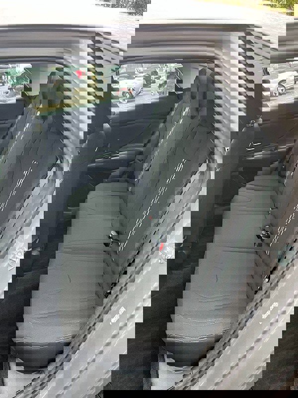 Used 2023 Hyundai Elantra SEL w/ Convenience Package image 13