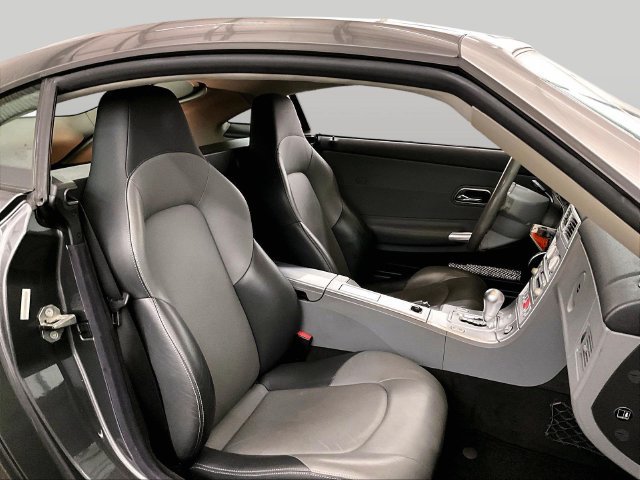Used 2005 Chrysler Crossfire Limited RWD image 8