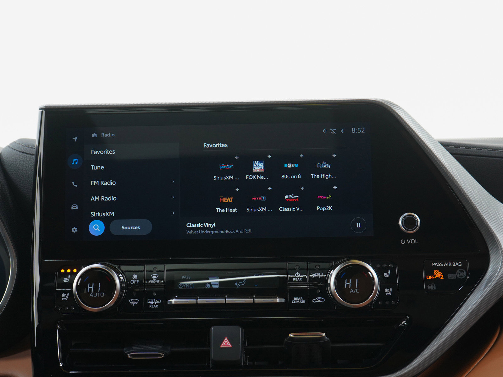 Used 2025 Toyota Highlander Platinum image 17