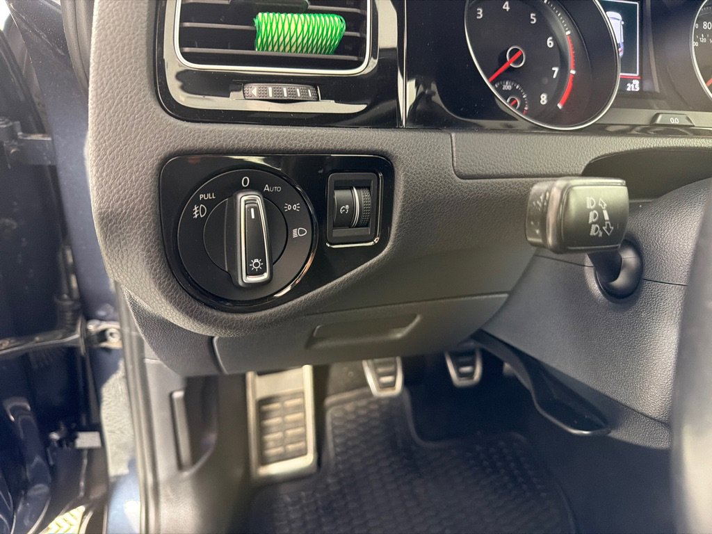 Used 2018 Volkswagen GTI S FWD image 11