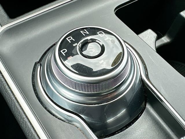 Used 2024 Ford Edge SE w/ Black Appearance Package image 16