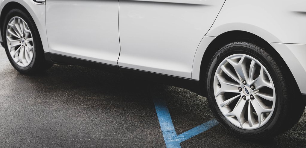 Used 2018 Ford Taurus Limited image 7