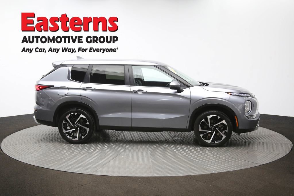 Used 2024 Mitsubishi Outlander SE image 46