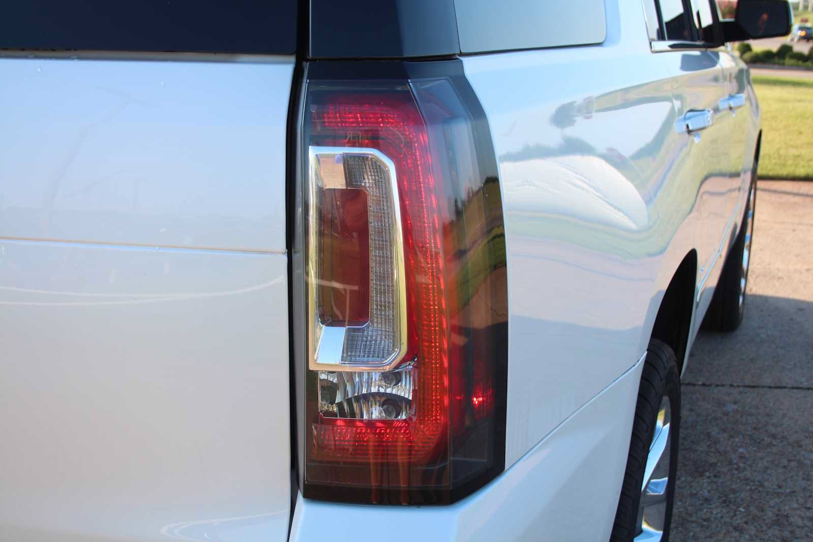 Used 2020 GMC Yukon Denali w/ Open Road Package AWD/4WD image 12
