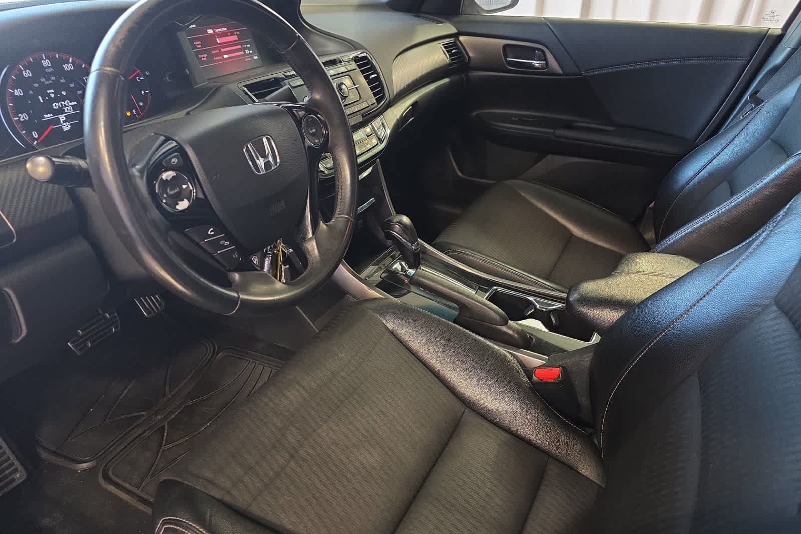 Used 2017 Honda Accord Sport image 14