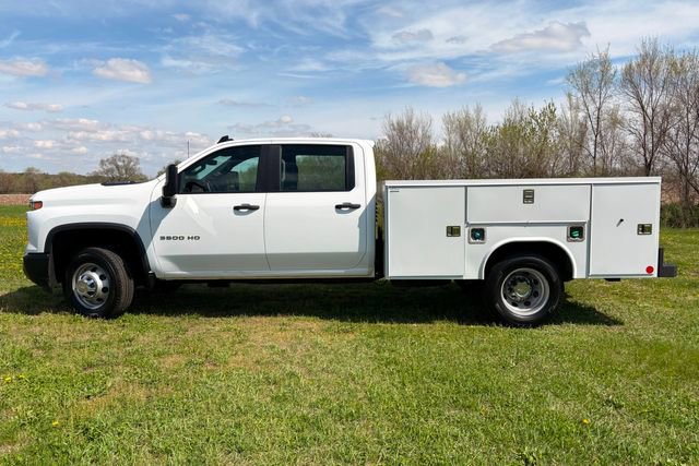 Used 2025 Chevrolet Silverado 3500 W/T AWD/4WD image 2
