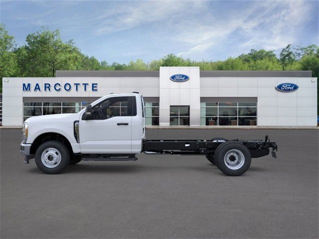 New 2025 Ford F350 XL image 3