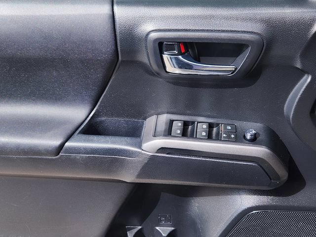 Used 2020 Toyota Tacoma TRD Off-Road AWD/4WD image 12