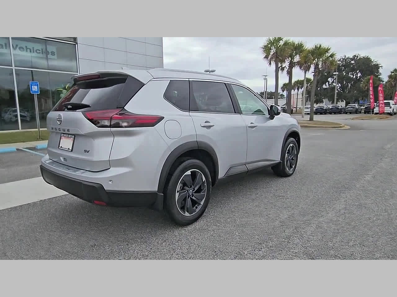 Used 2024 Nissan Rogue SV w/ SV Premium Package image 33