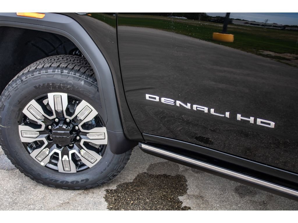 New 2026 GMC Sierra 2500 Denali w/ Denali Reserve Package image 10