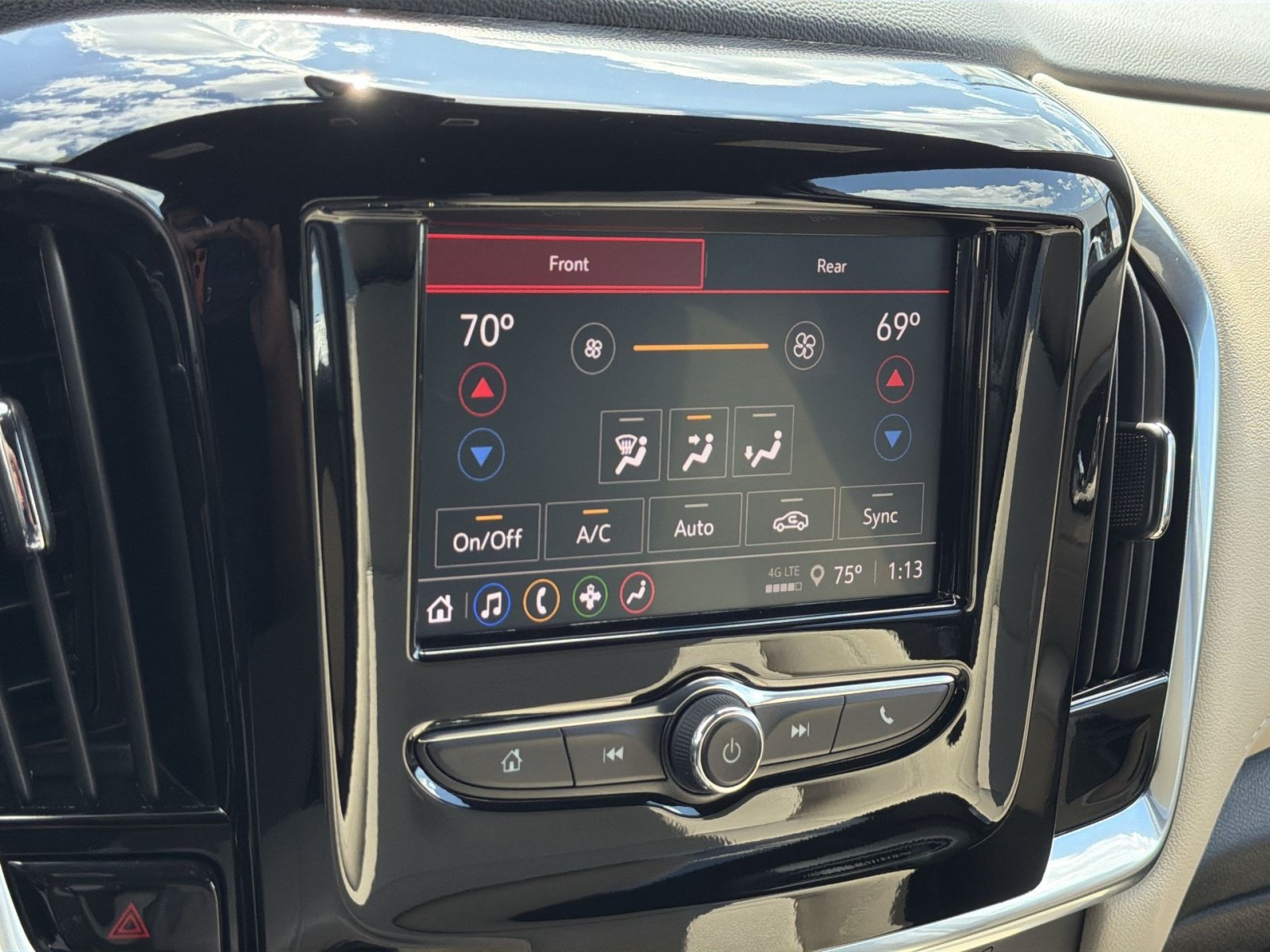 Used 2023 Chevrolet Traverse LS FWD image 21