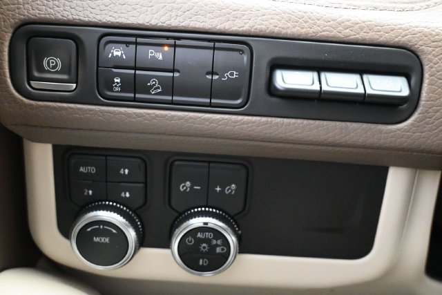 Used 2021 GMC Yukon XL Denali AWD/4WD image 28