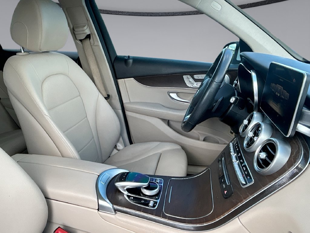 Used 2019 Mercedes-Benz GLC 350e 4MATIC image 13