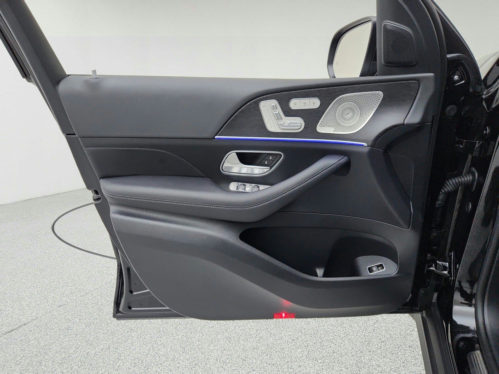 Certified 2025 Mercedes-Benz GLS 450 4MATIC image 27