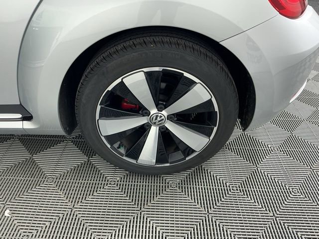 Used 2013 Volkswagen Beetle 2.0T image 16