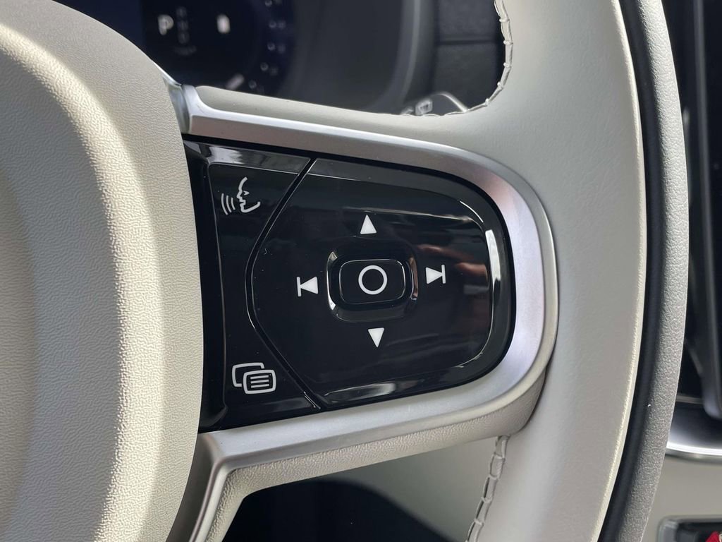 New 2026 Volvo XC90 B6 Ultra w/ Protection Package image 11