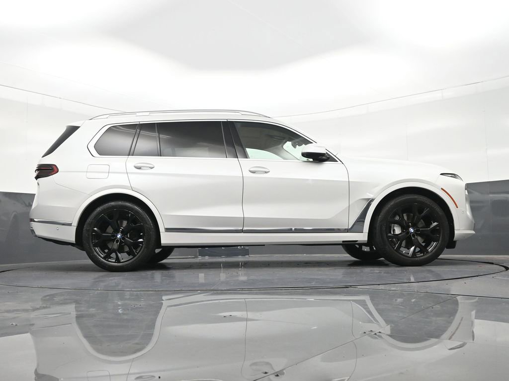 Used 2024 BMW X7 xDrive40i w/ Premium Package image 29