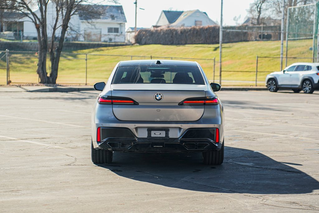 Used 2023 BMW 760i xDrive image 6