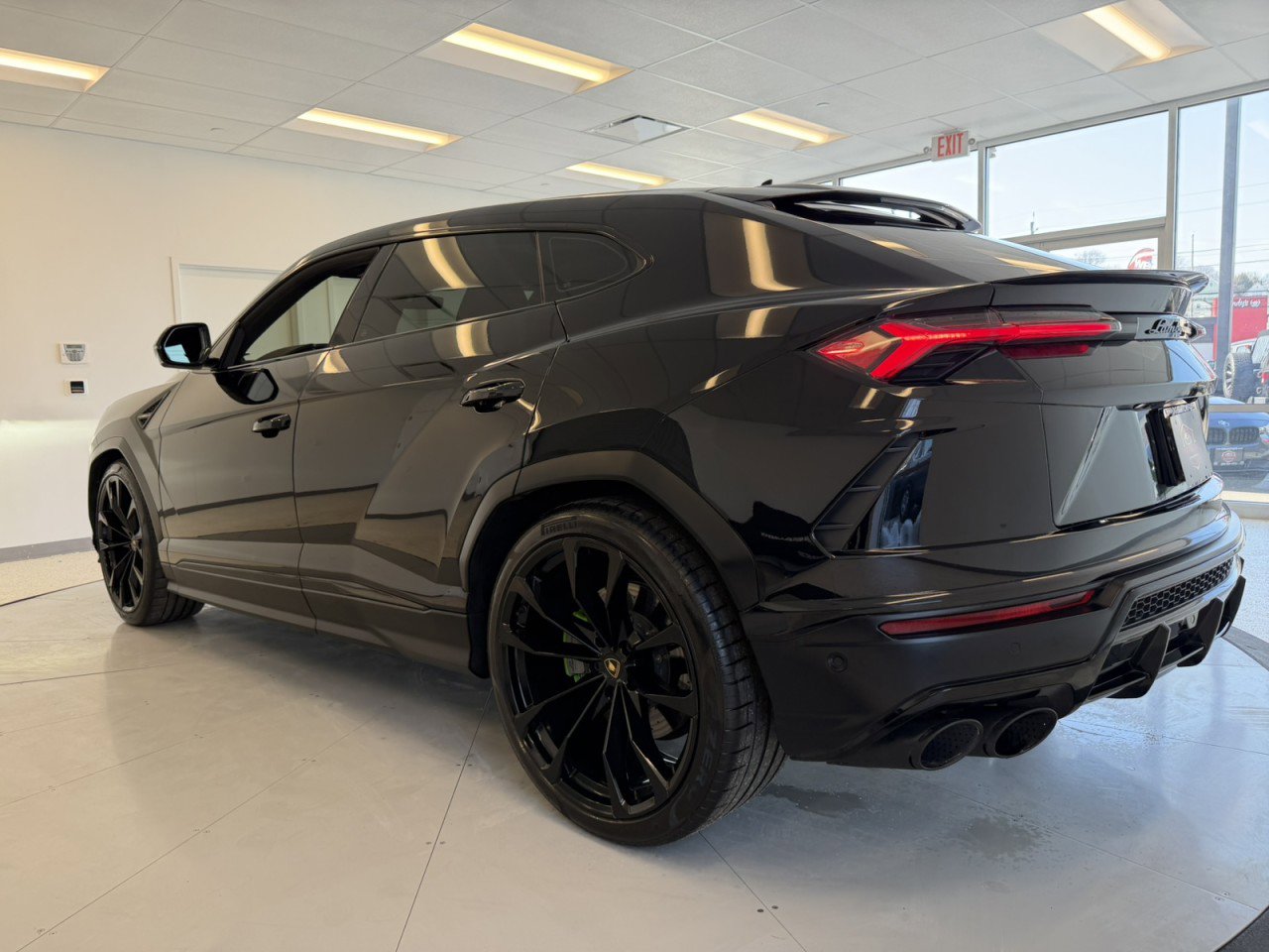 Used 2022 Lamborghini Urus image 85