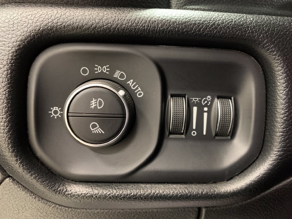Used 2020 RAM 1500 Laramie w/ Sport Appearance Package AWD/4WD image 14