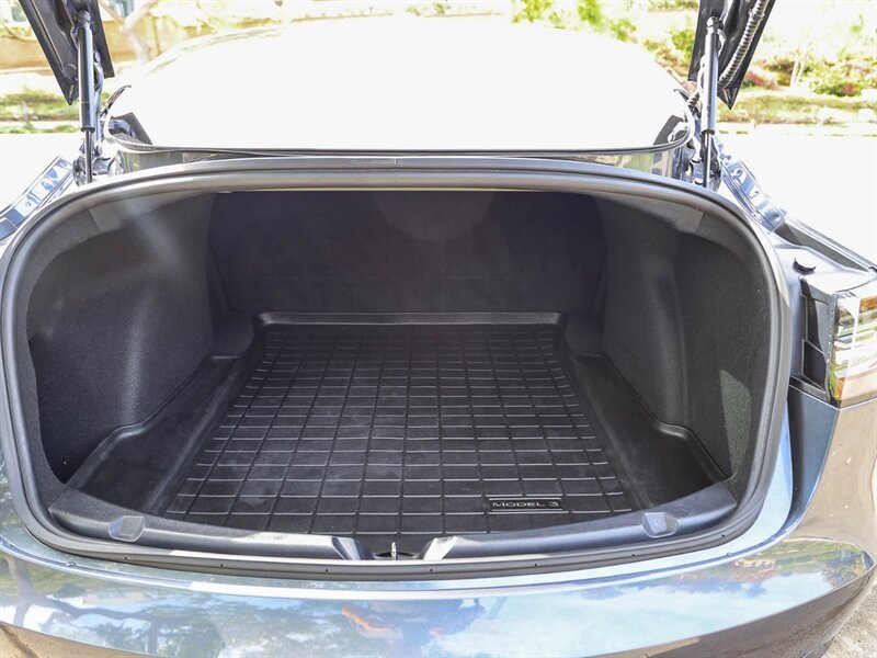 Used 2018 Tesla Model 3 Long Range RWD image 31
