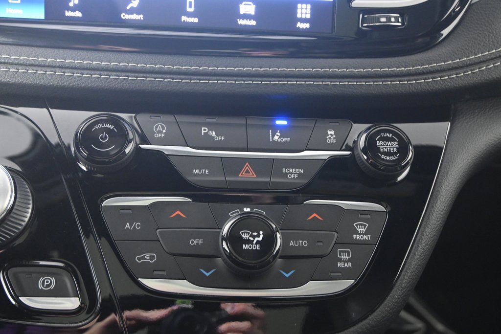 Used 2022 Chrysler Pacifica Touring-L w/ S Appearance Package image 32