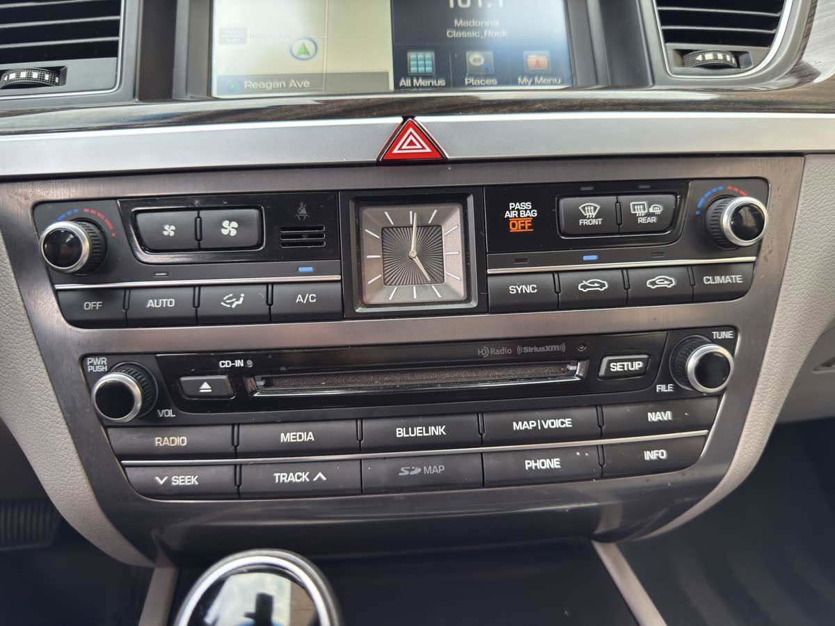 Used 2017 Genesis G80 3.8 image 44