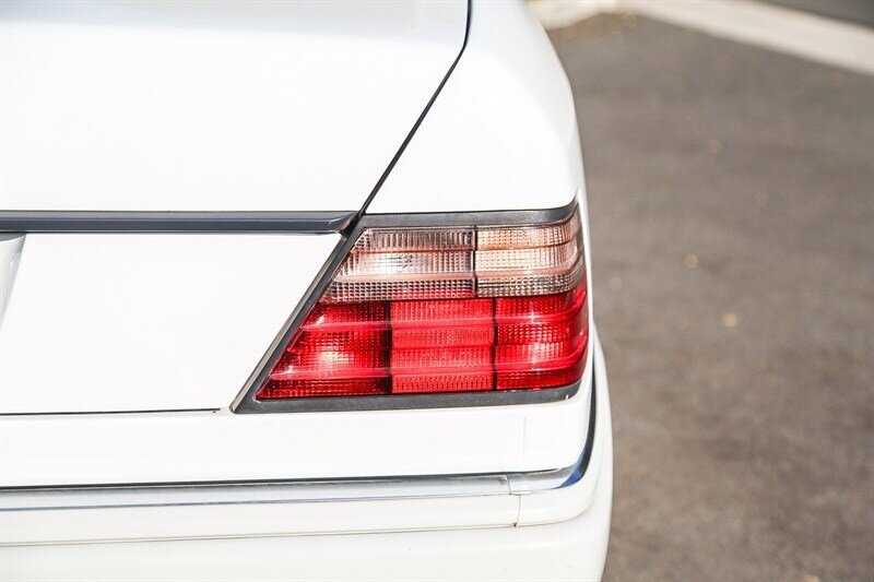 Used 1995 Mercedes-Benz E 320 Convertible image 28