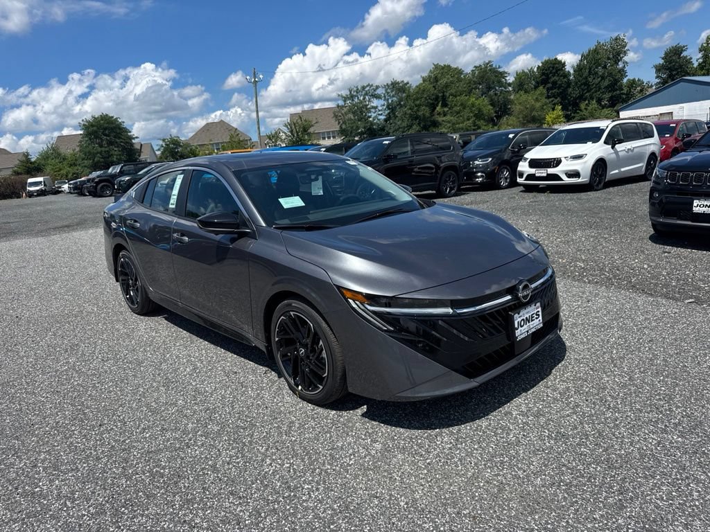 New 2026 Nissan Sentra SR w/ SR Premium Package FWD image 2