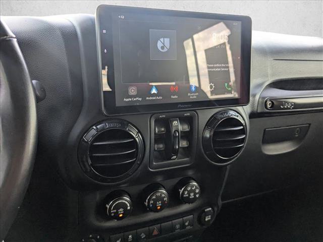 Used 2017 Jeep Wrangler Unlimited Rubicon image 14