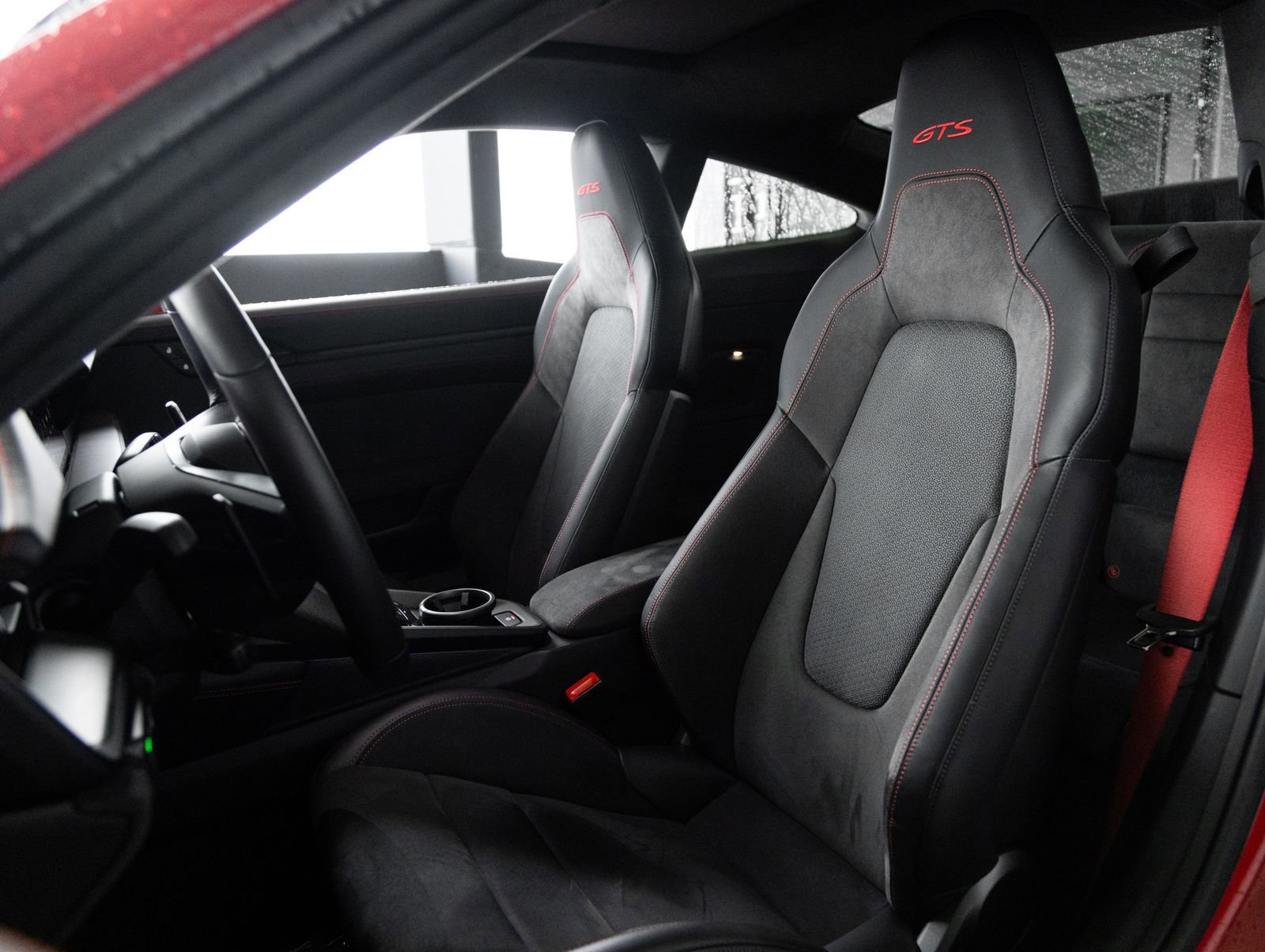 Certified 2025 Porsche 911 Carrera GTS RWD image 5
