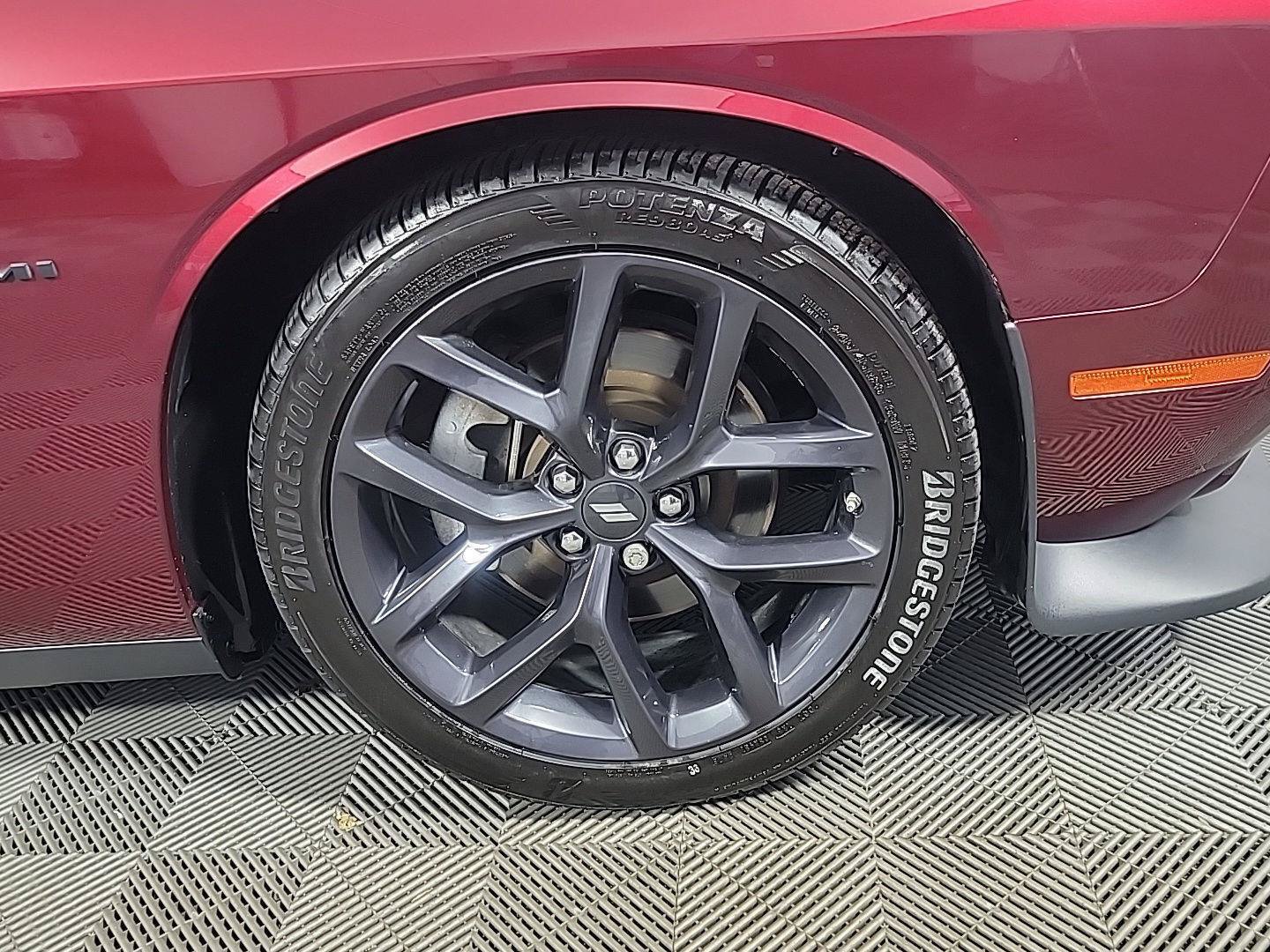 Used 2022 Dodge Challenger R/T w/ Driver Convenience Group RWD image 3