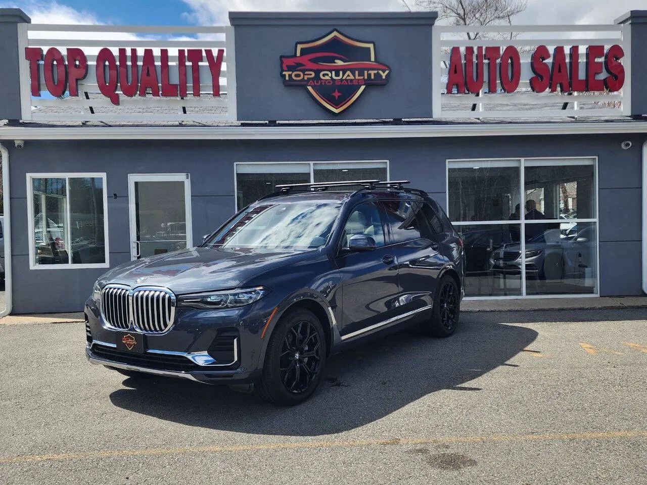 Used 2022 BMW X7 xDrive40i w/ Luxury Seating Package image 1