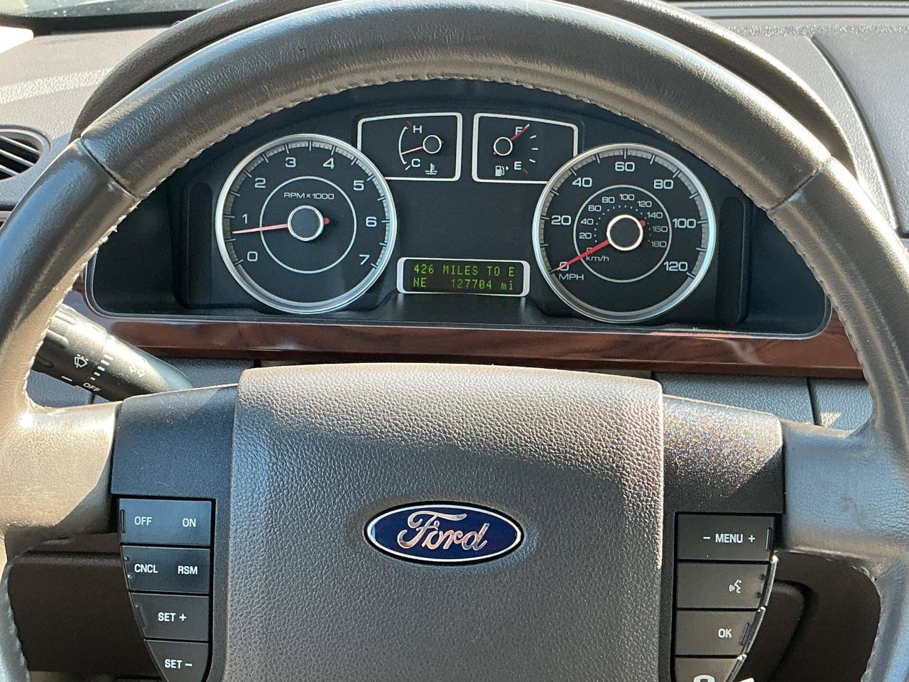 Used 2009 Ford Taurus SEL FWD image 22
