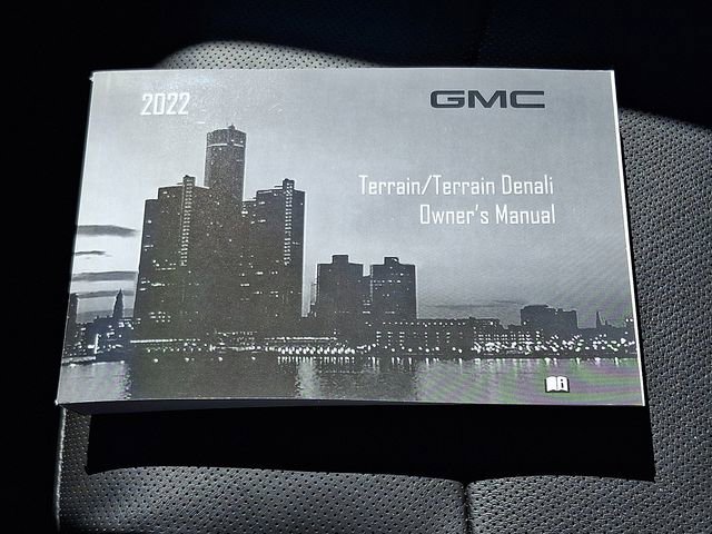Used 2022 GMC Terrain AT4 AWD/4WD image 26