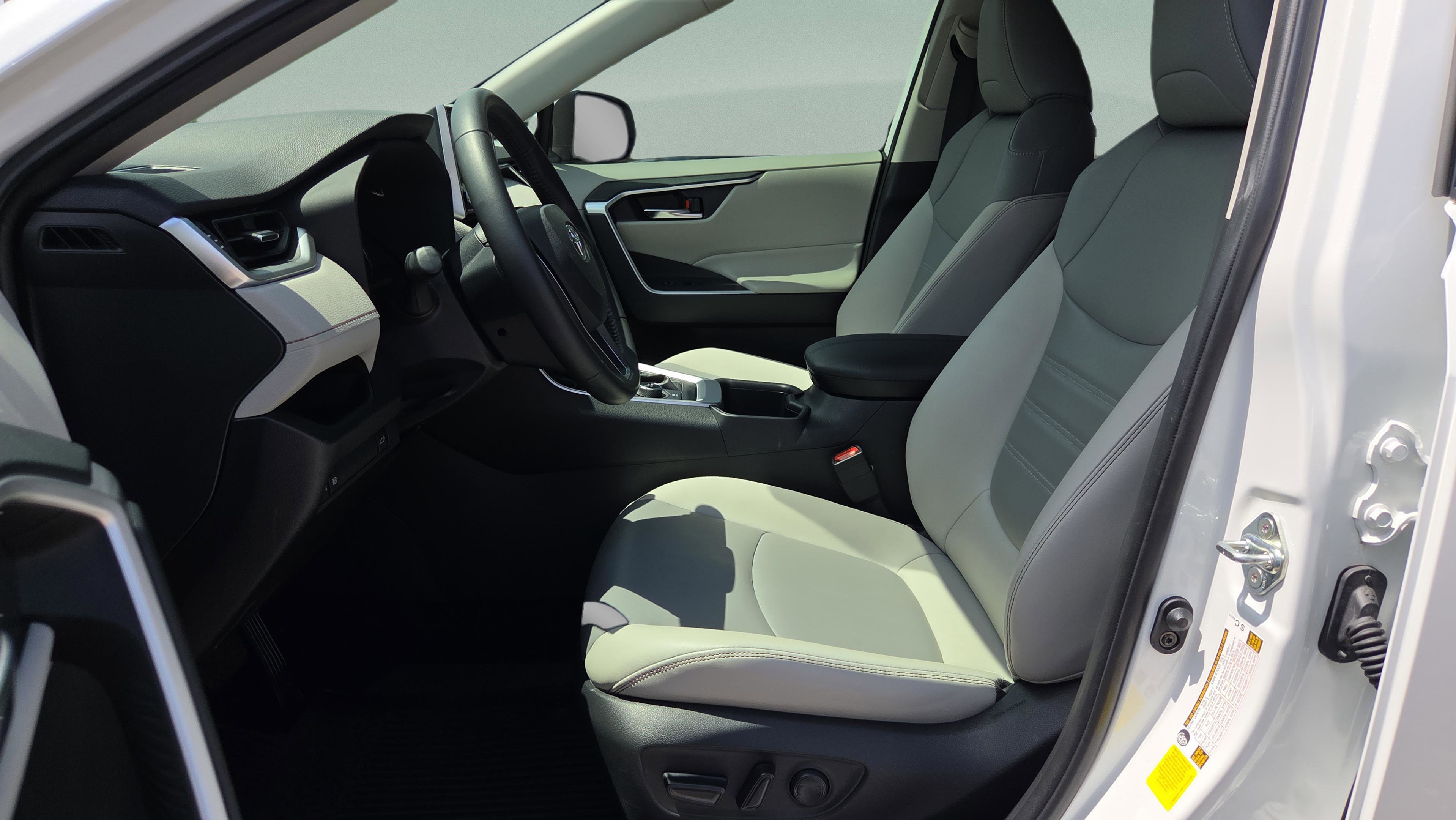 Certified 2023 Toyota RAV4 XLE Premium AWD/4WD image 28