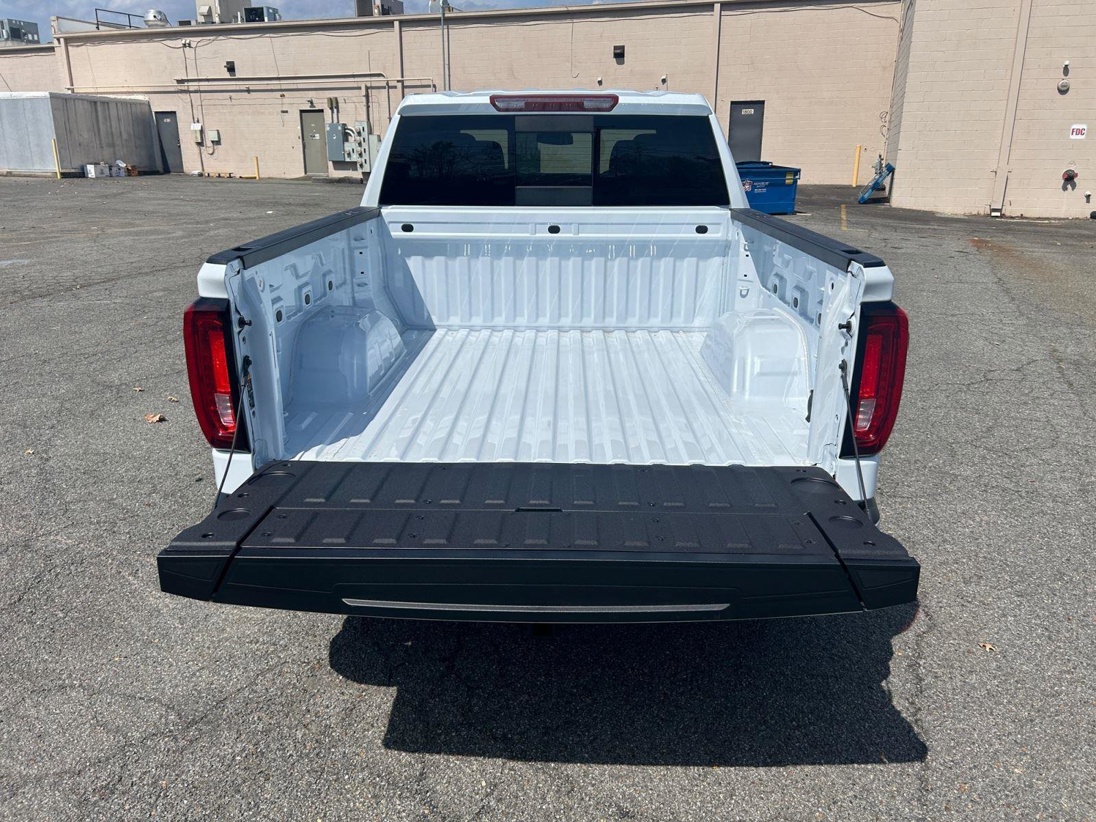 New 2026 GMC Sierra 1500 SLT w/ SLT Premium Package image 16