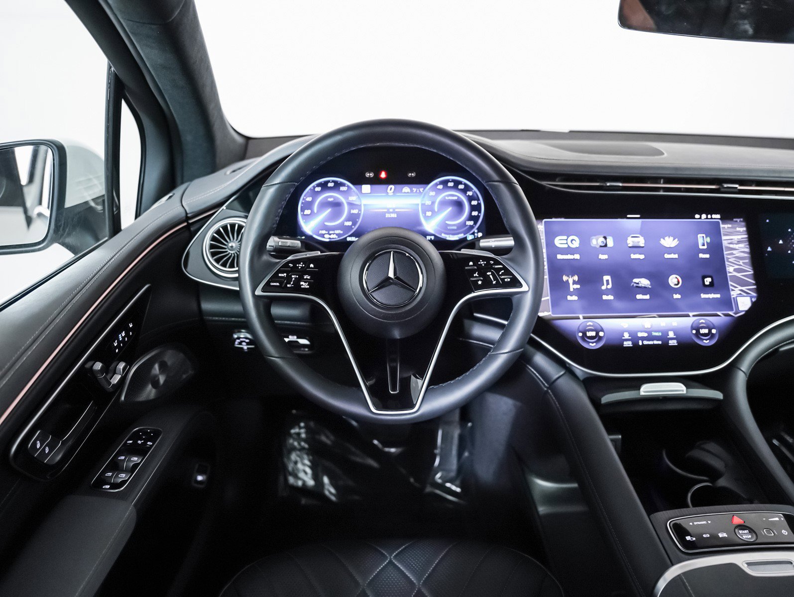 Certified 2023 Mercedes-Benz EQS 580 4MATIC SUV w/ Pinnacle Trim Package image 14