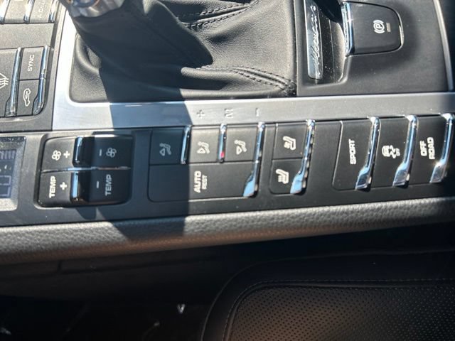 Used 2021 Porsche Macan AWD/4WD image 24