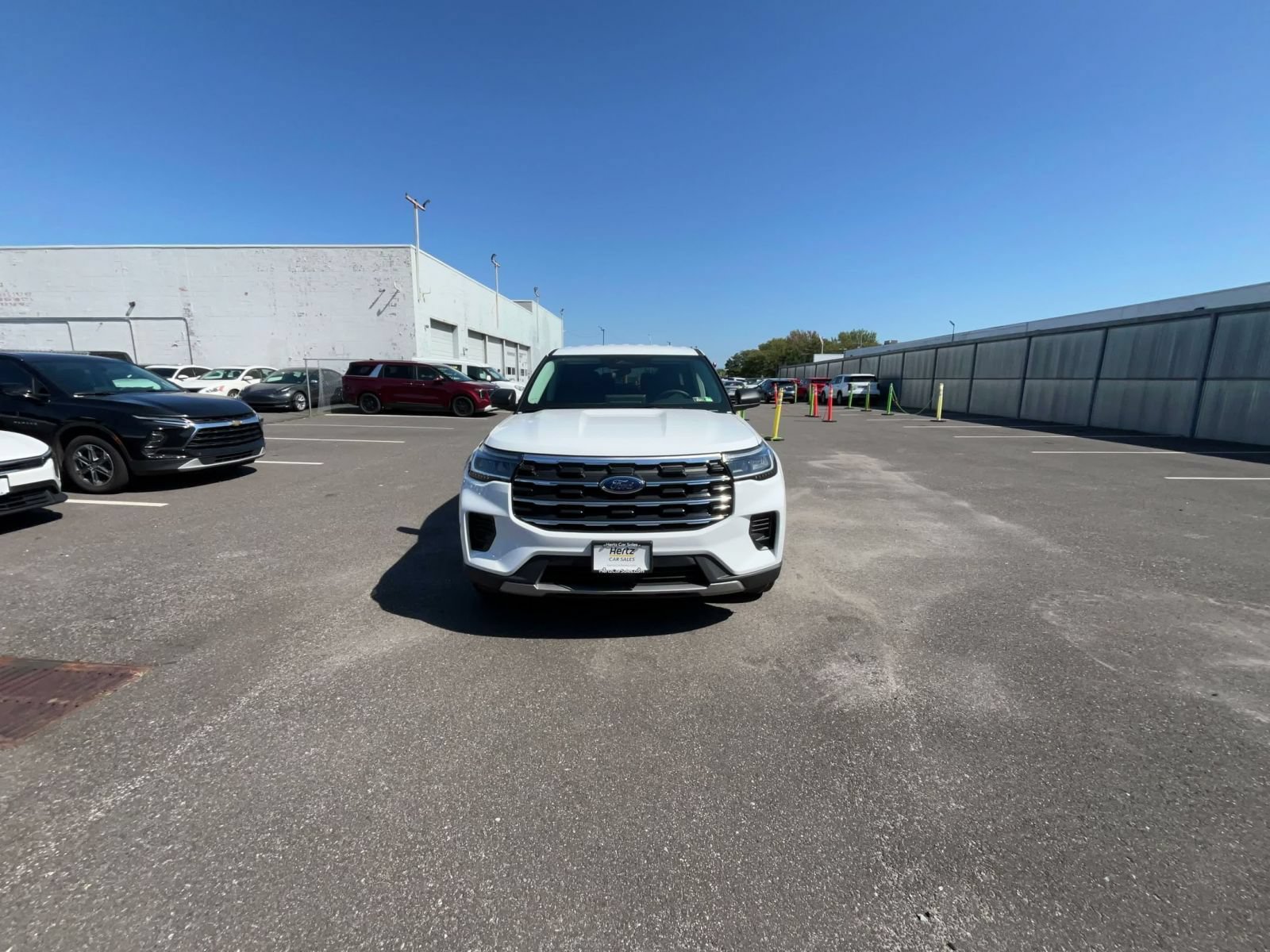 Used 2026 Ford Explorer Active AWD/4WD image 4