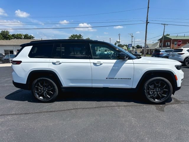 Used 2025 Jeep Grand Cherokee L Limited AWD/4WD image 9