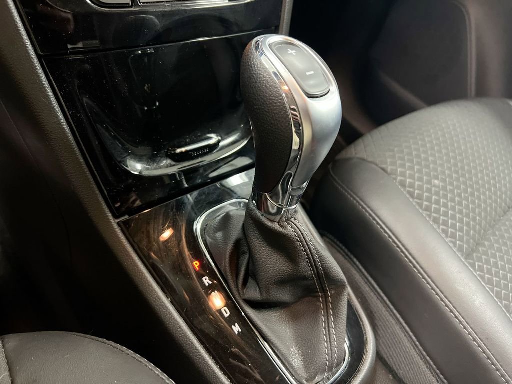 Used 2022 Buick Encore Preferred w/ Safety Package AWD/4WD image 17