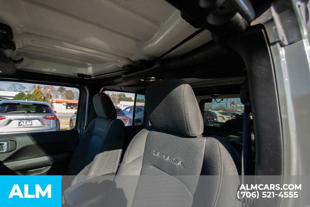Used 2022 Jeep Wrangler Unlimited Sahara w/ Dual Top Group image 12