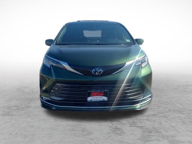 Used 2025 Toyota Sienna Limited video 2