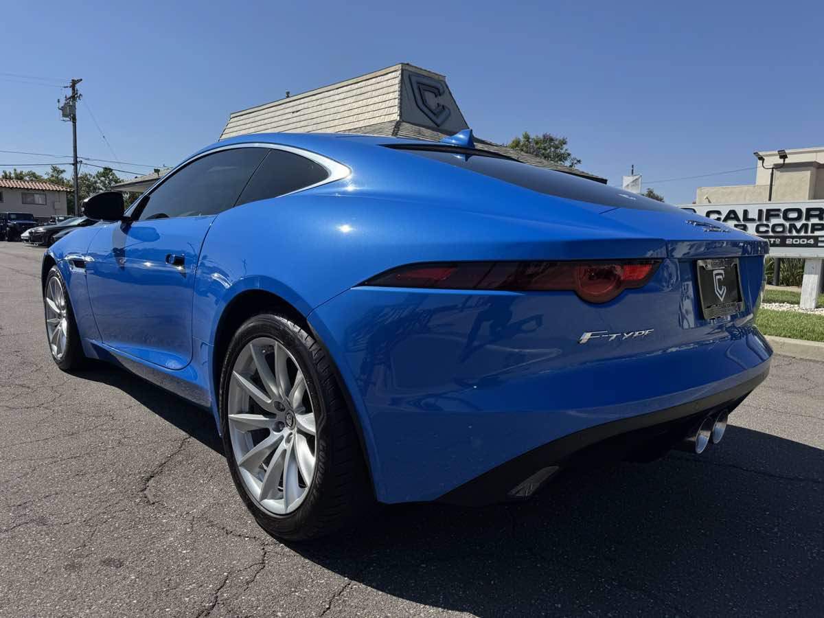Used 2018 Jaguar F-TYPE Coupe RWD image 4