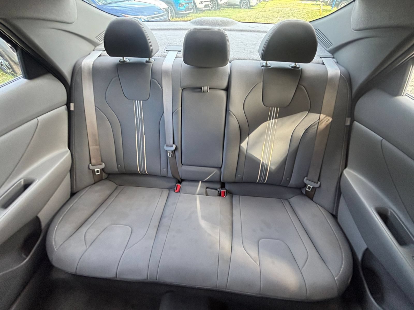 Used 2025 Hyundai Elantra SEL FWD image 38